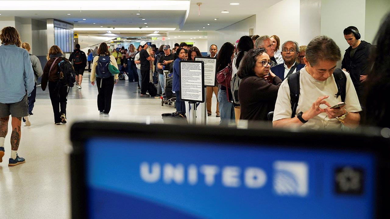 United Airlines Experiences Aircraft Delays