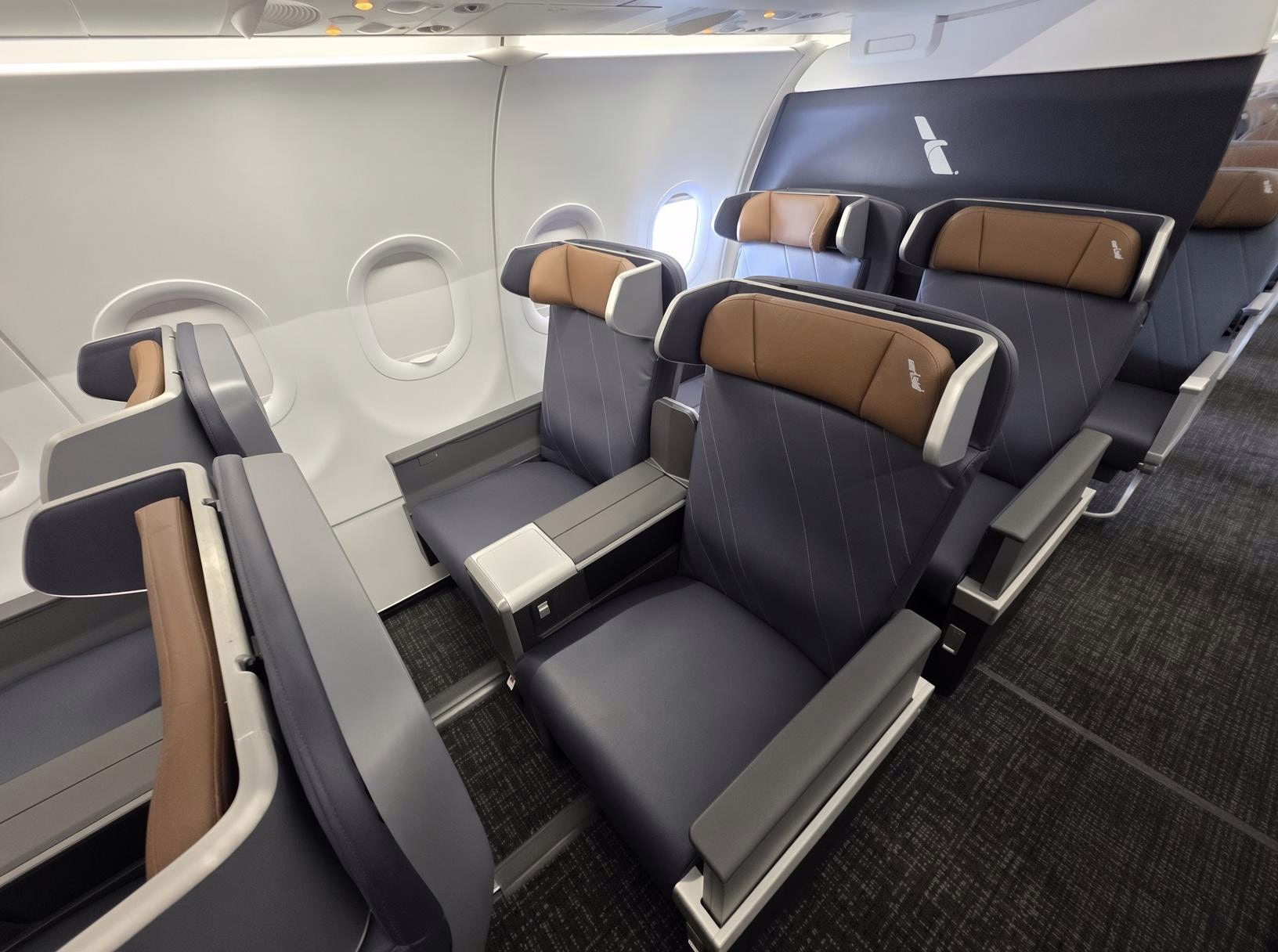 American Airlines to Install Seatback Screens and Expand Premium Seating on Narrowbody Fleet