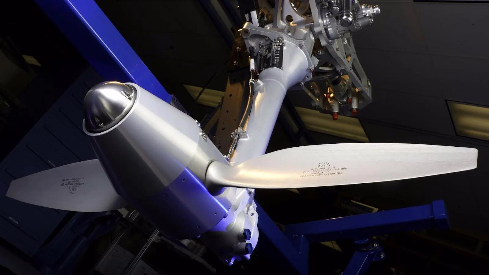 Turboprop Flight Experiences Double Engine Failure