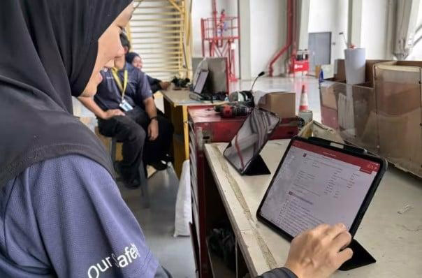 Royal Brunei Airlines Launches AMOSmobile/EXEC System
