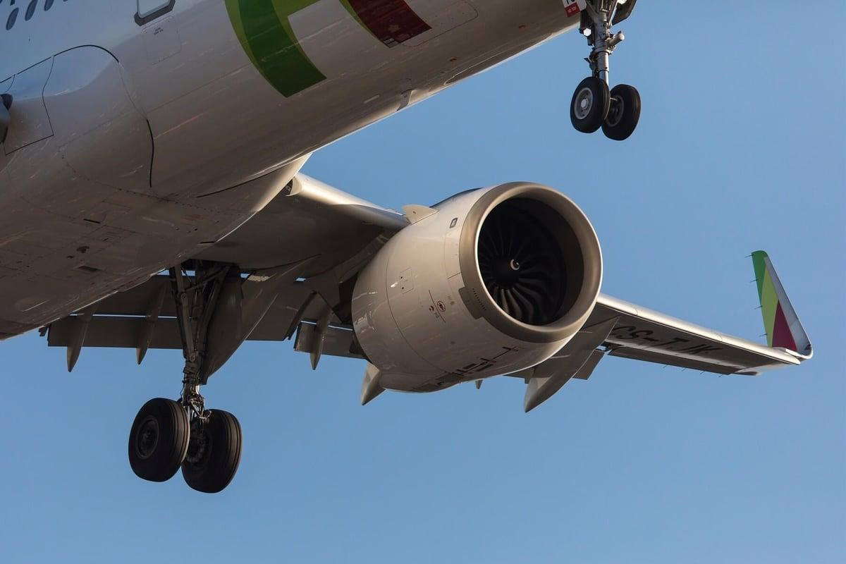 Collins Finalizes Helix Agreements for 200 Narrow-Body Aircraft