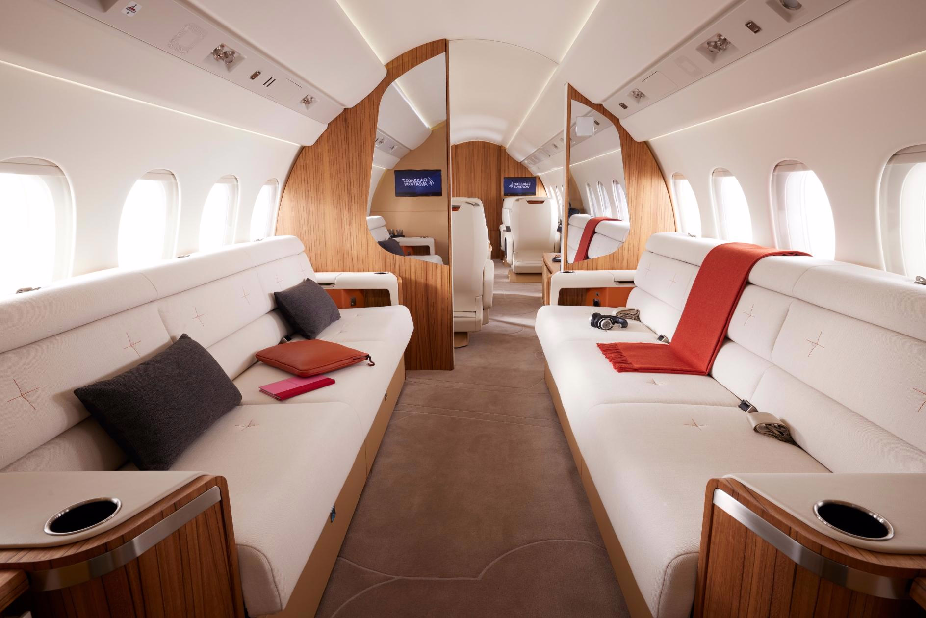 IXAIR Resumes Dassault Jet Operations in France