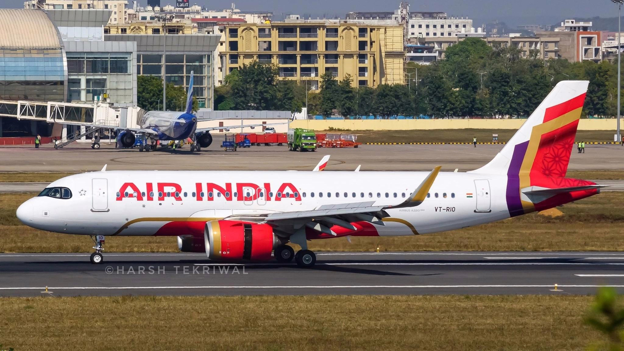 Air India Crew and Passengers Rescue Elderly Traveler in Emergency