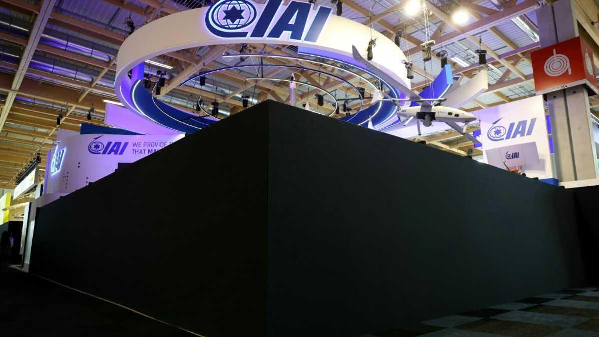 Paris Air Show Opens with 2,400 Exhibitors Amid Airbus-Boeing Rivalry