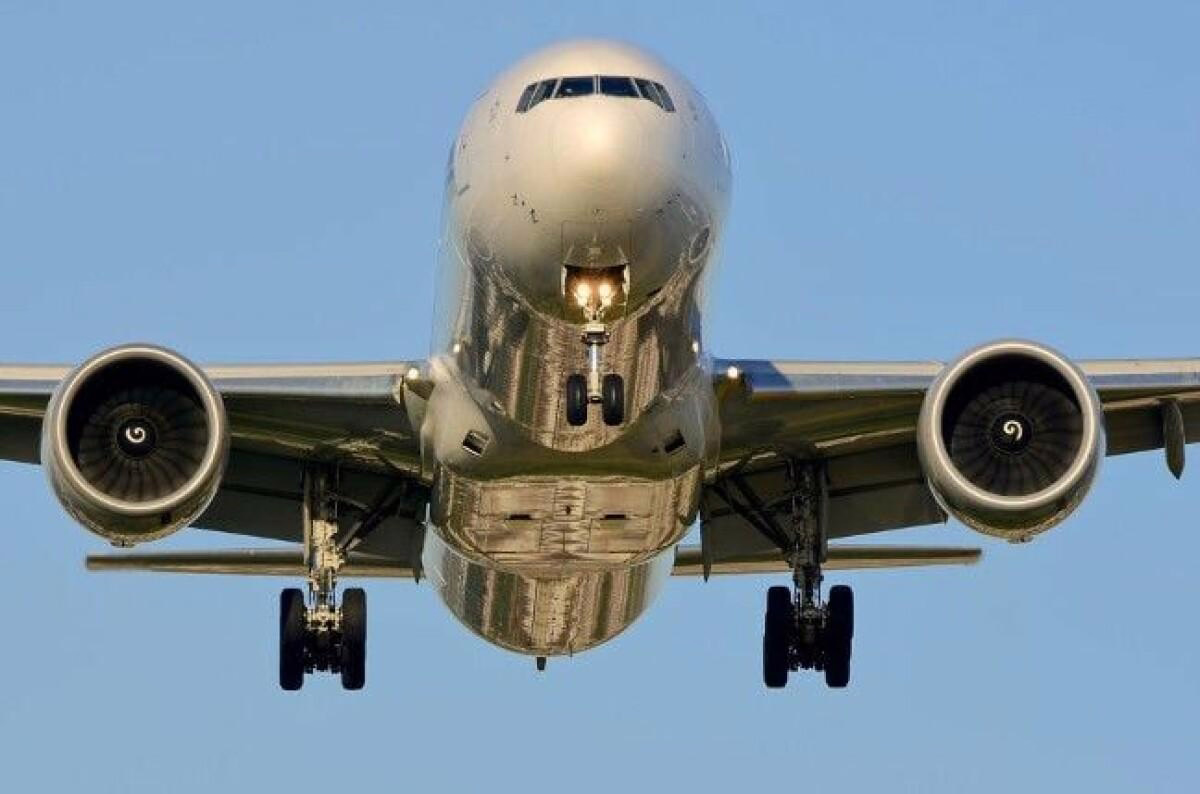 UK and Google Collaborate to Reduce Aircraft Contrails Using AI