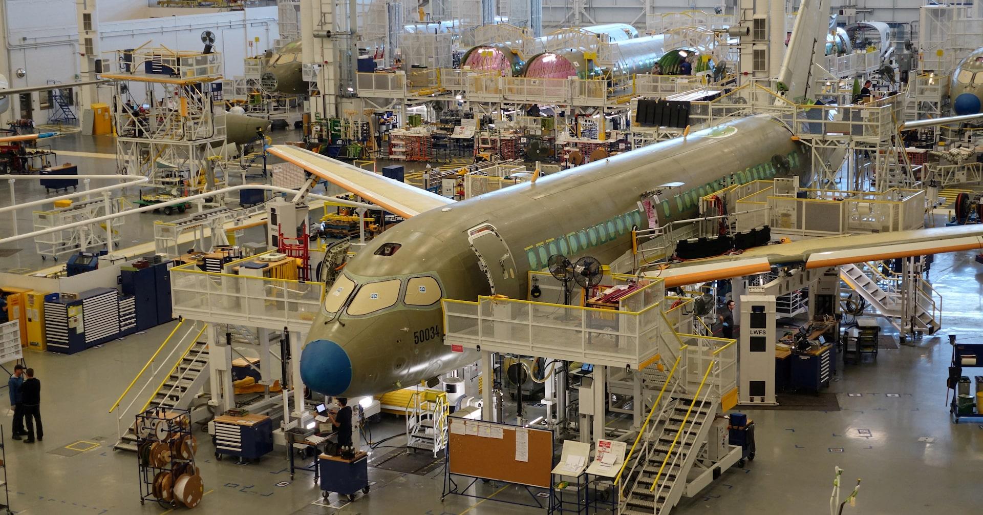 AirAsia Nears Deal to Purchase 100 Airbus Jets, Including A220 Models