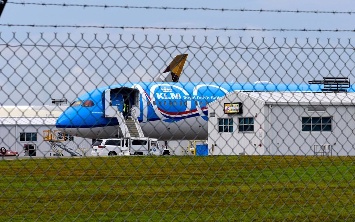 Boeing Cites Engine and Seat Issues for 787 Delivery Delays