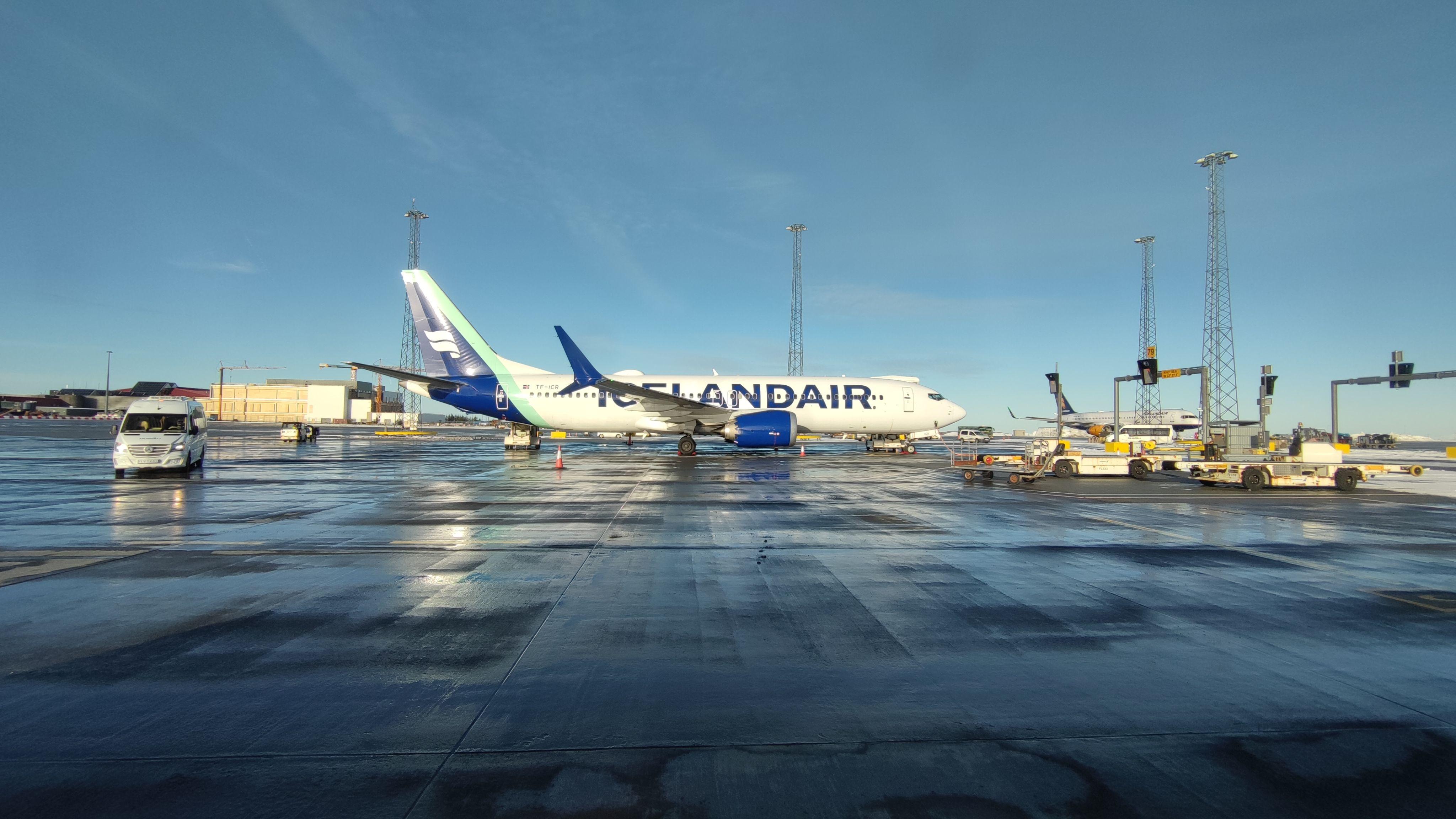 Icelandair Increases Capacity on Nuuk Route with Boeing 737-8