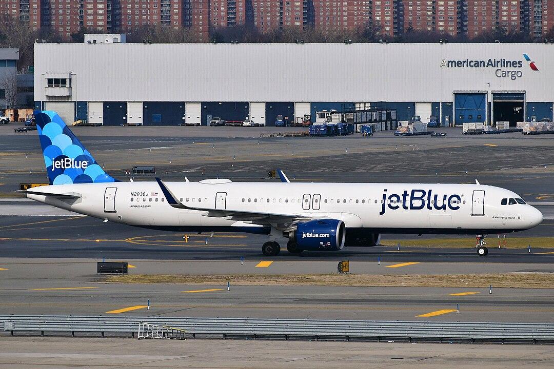 Engine Blast on JetBlue A321 Injures Ground Workers in Savannah