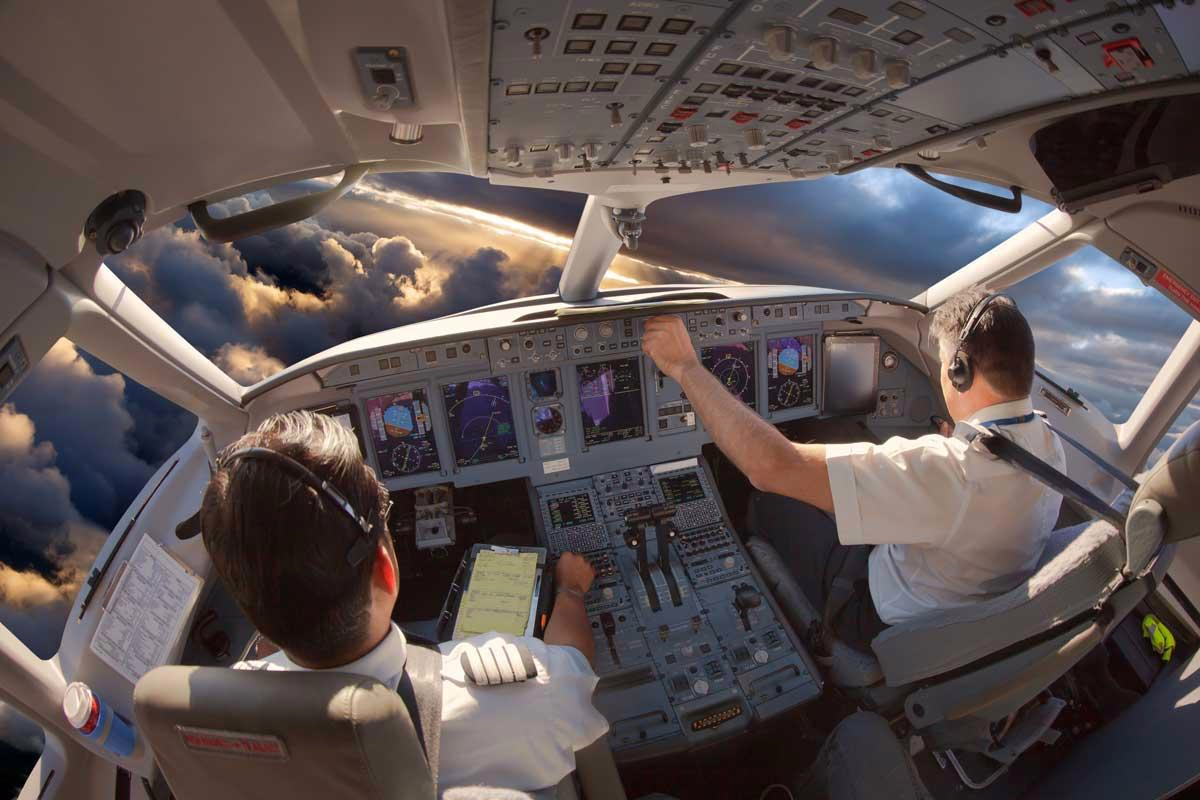 US Pilot Hourly Pay Ranges from $90 for Regional to $465 for Widebody Flights
