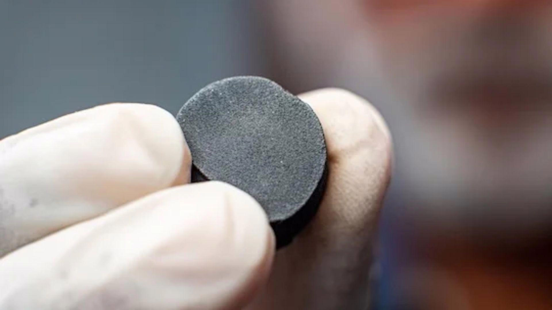 Hypersonic blast converts diamond to graphite, could aid defense armor