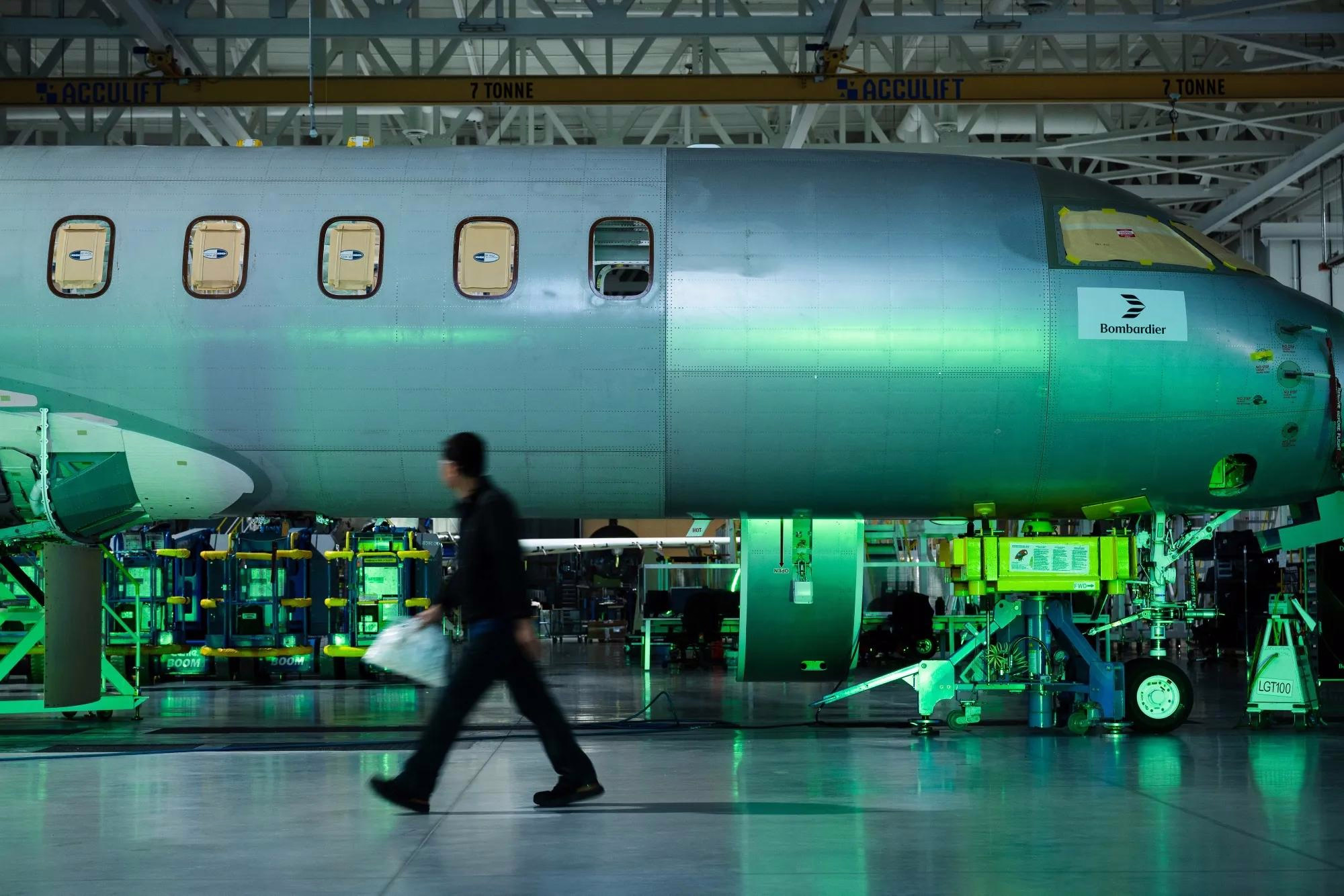 Trump Threatens 50% Tariff on Canadian Aircraft