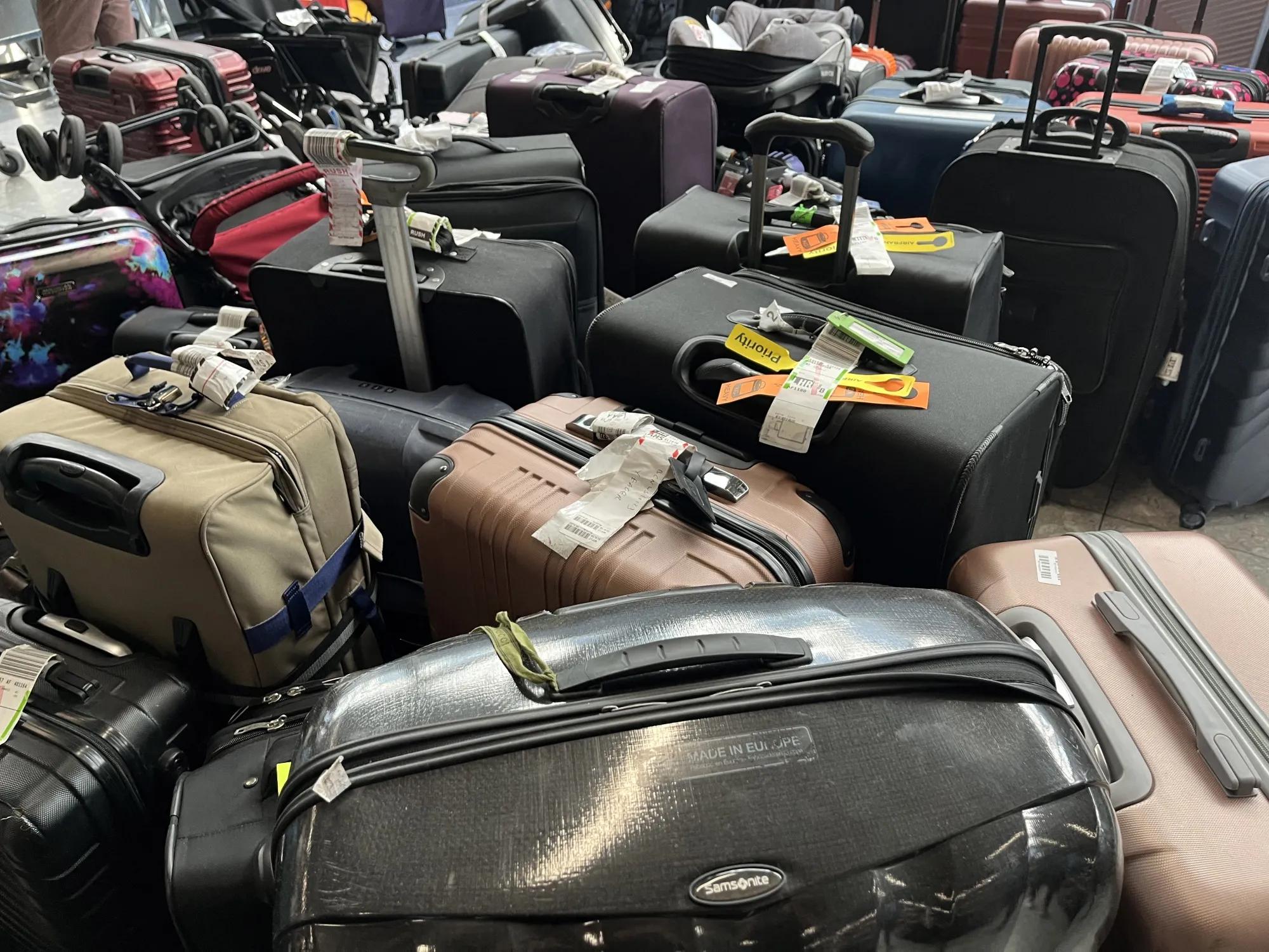 Airlines Use AI to Cut Incidents of Lost Luggage