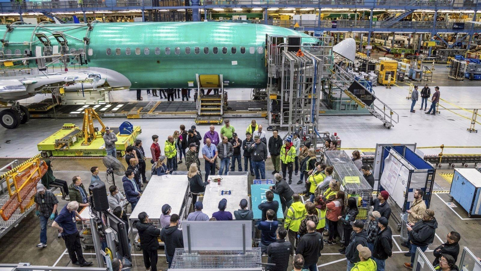 Boeing Delivery Delays Lead U.S. Airlines to Extend Aging Fleet Leases Amid Growing Backlog