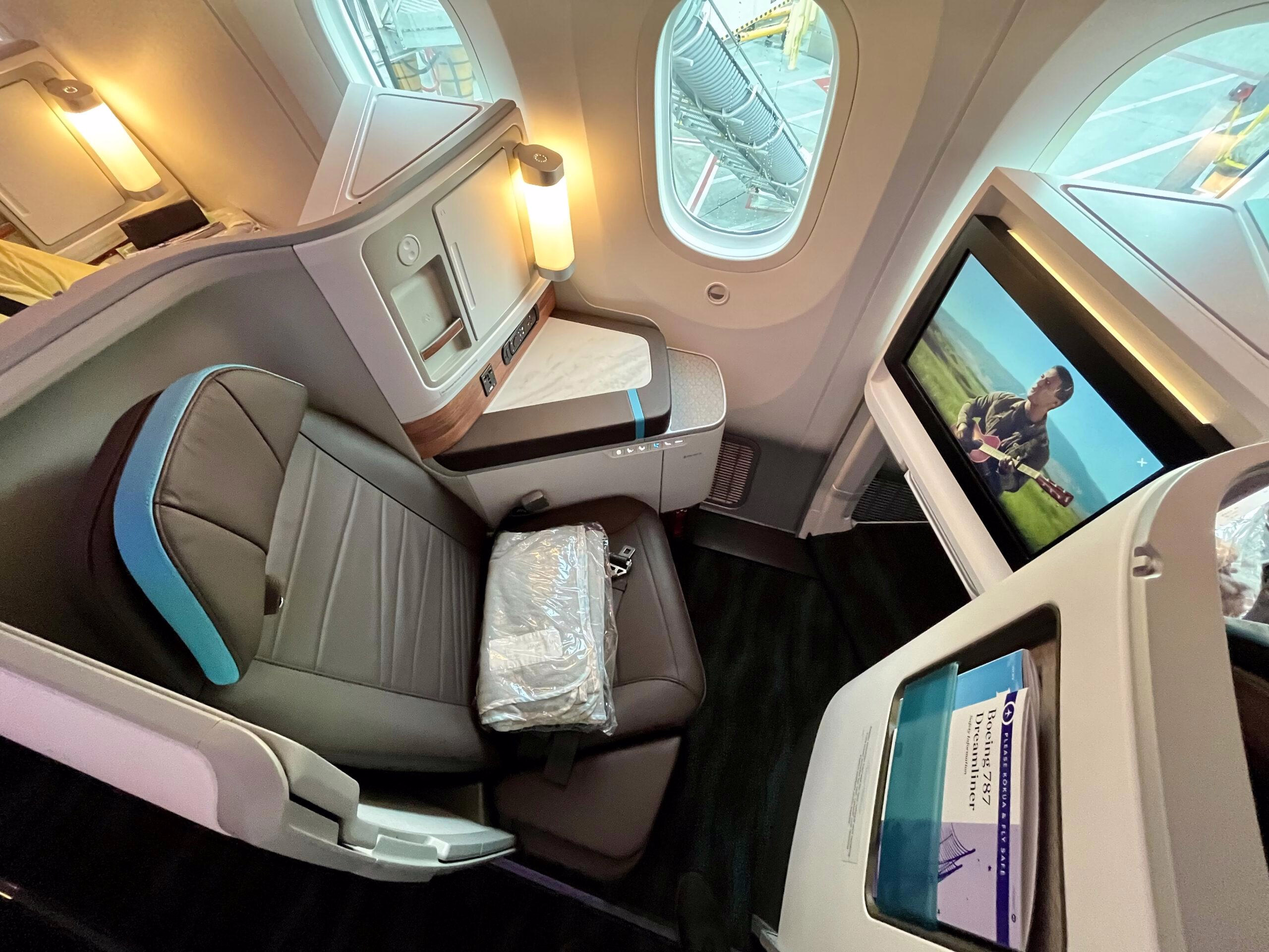 What Passengers Should Know About Booking Lie-Flat Seats on Domestic US Flights