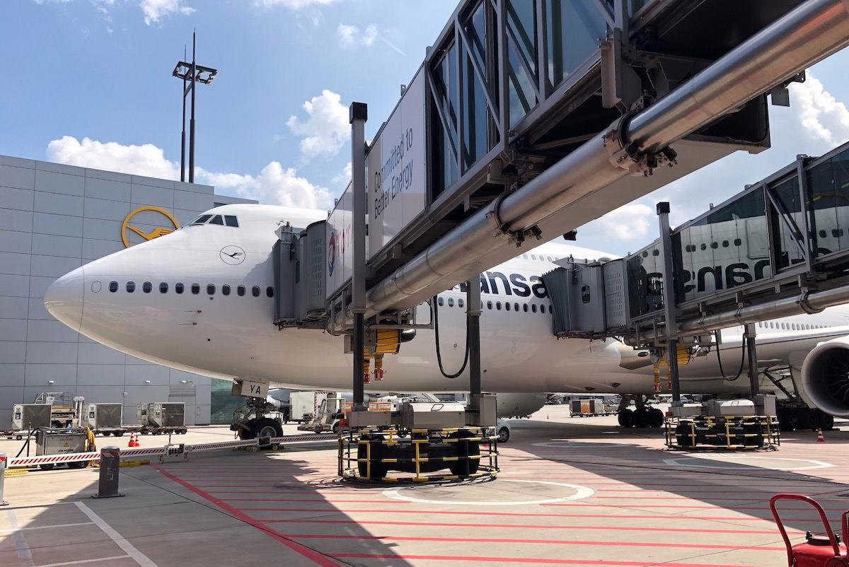 Lufthansa to Sell Two Boeing 747-8s to U.S. Government