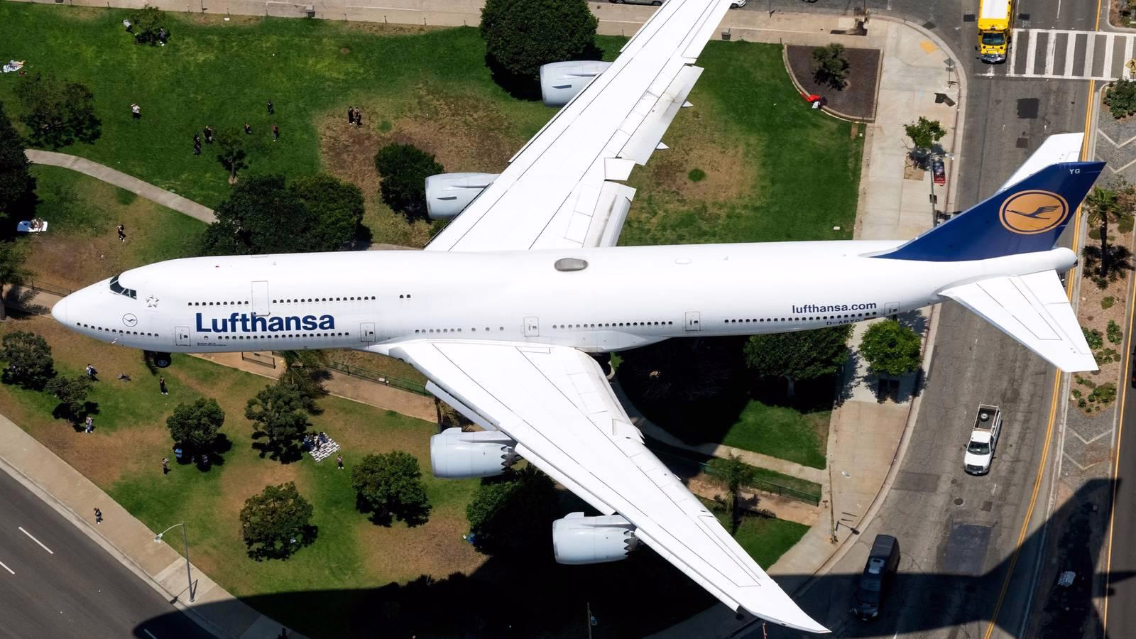 Two Lufthansa Boeing 747s Make Overweight Landings on US Routes Within 24 Hours