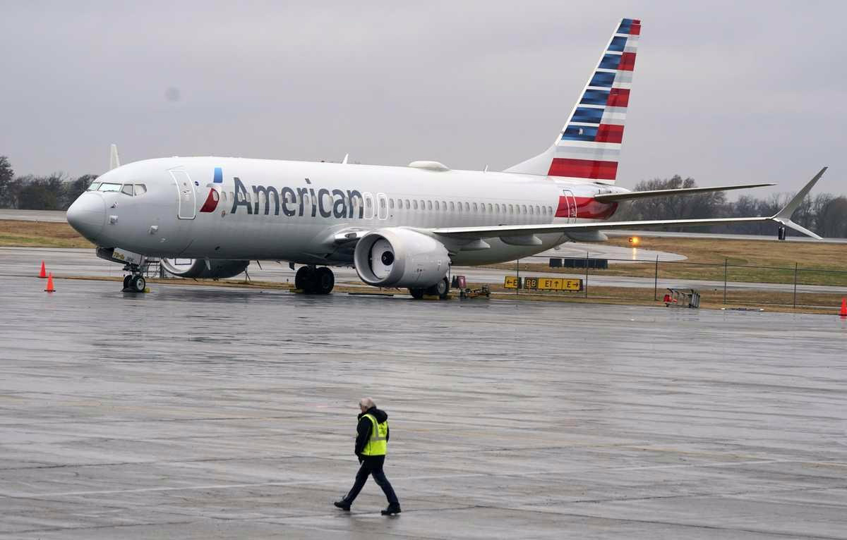 American Airlines and Boeing Complete First 737 MAX Landing Gear Swap