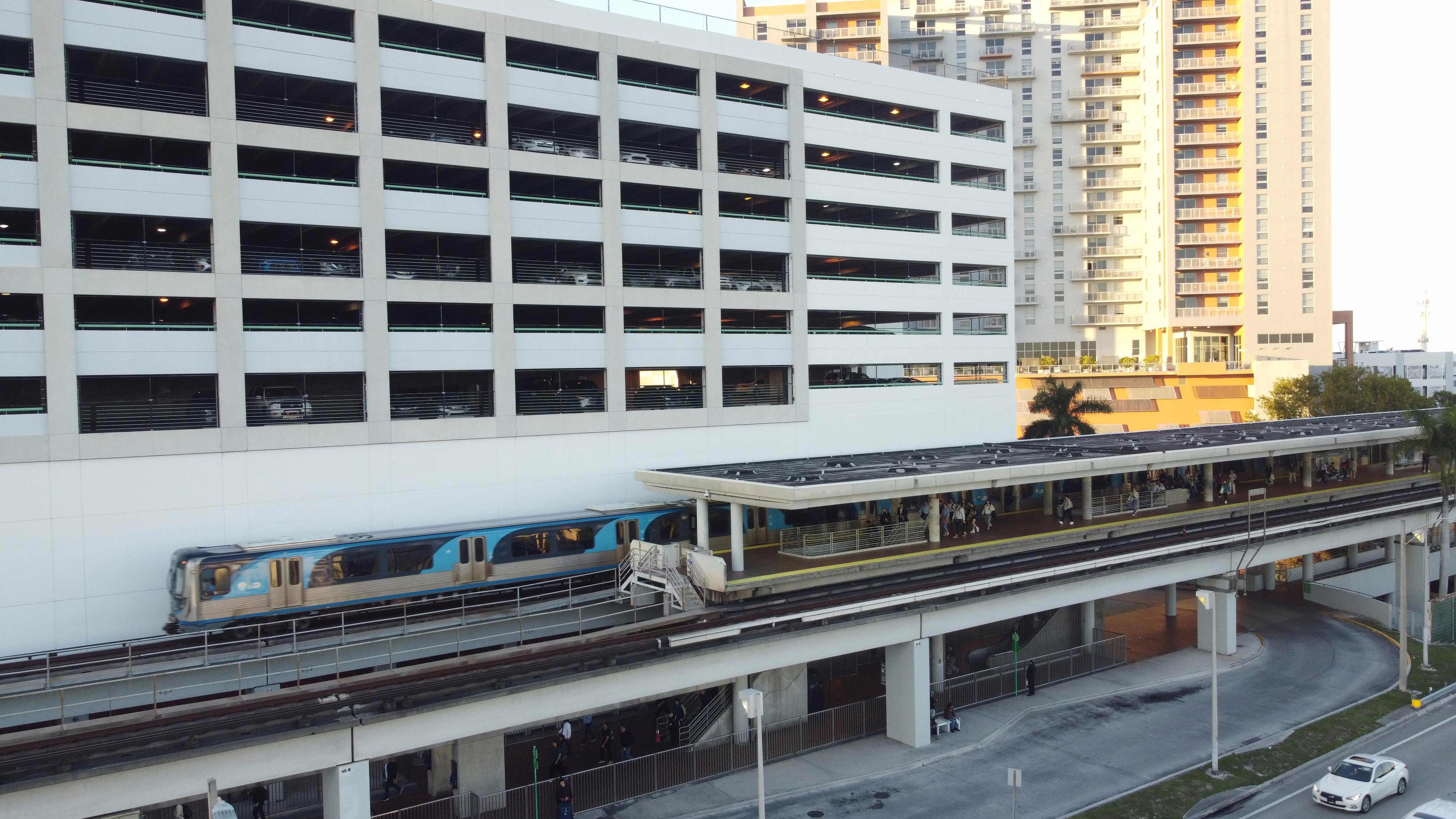Miami-Dade Transit Extends Fare Discounts for Riders