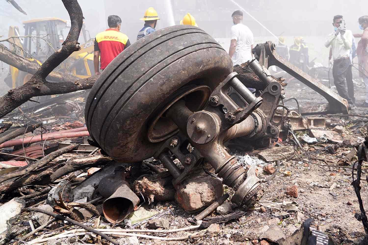 Both Engines of Air India Flight 171 Failed Mid-Air, Causing Dreamliner Crash