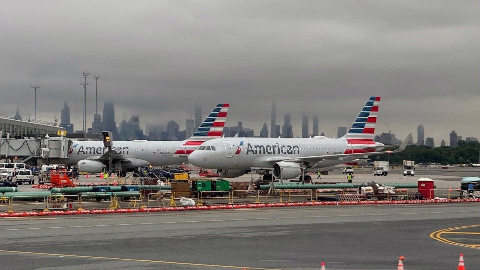 American Airlines Criticizes Delta's AI Pricing While Increasing Solo Passenger Fees