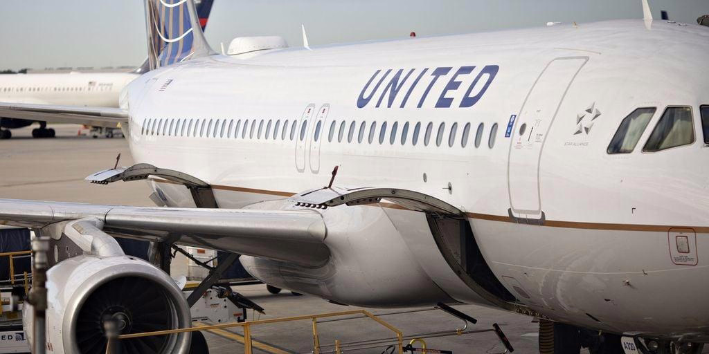 United Airlines Reports AI Reduced Management Roles by 4%