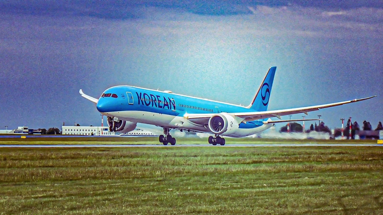 Common Misconceptions About the Boeing 787 Dreamliner