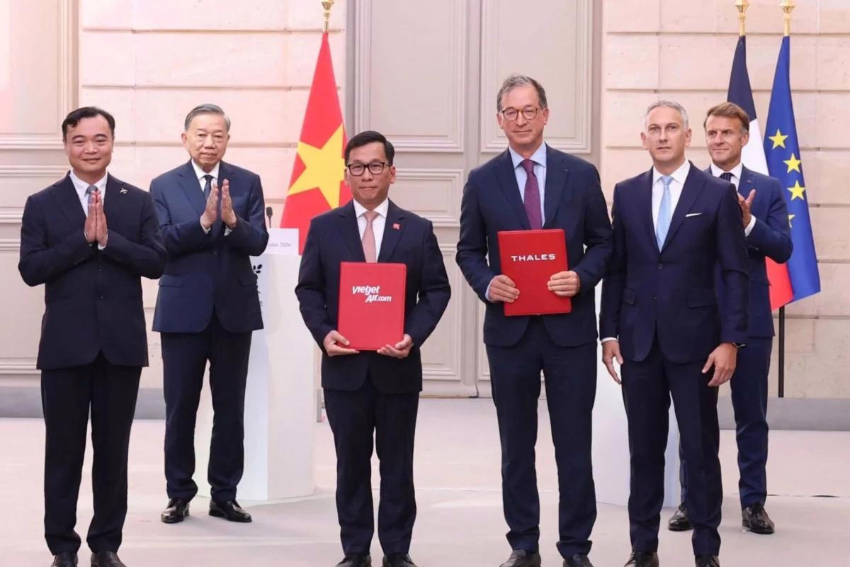 Vietjet and Thales sign major MRO and AI deals in Paris