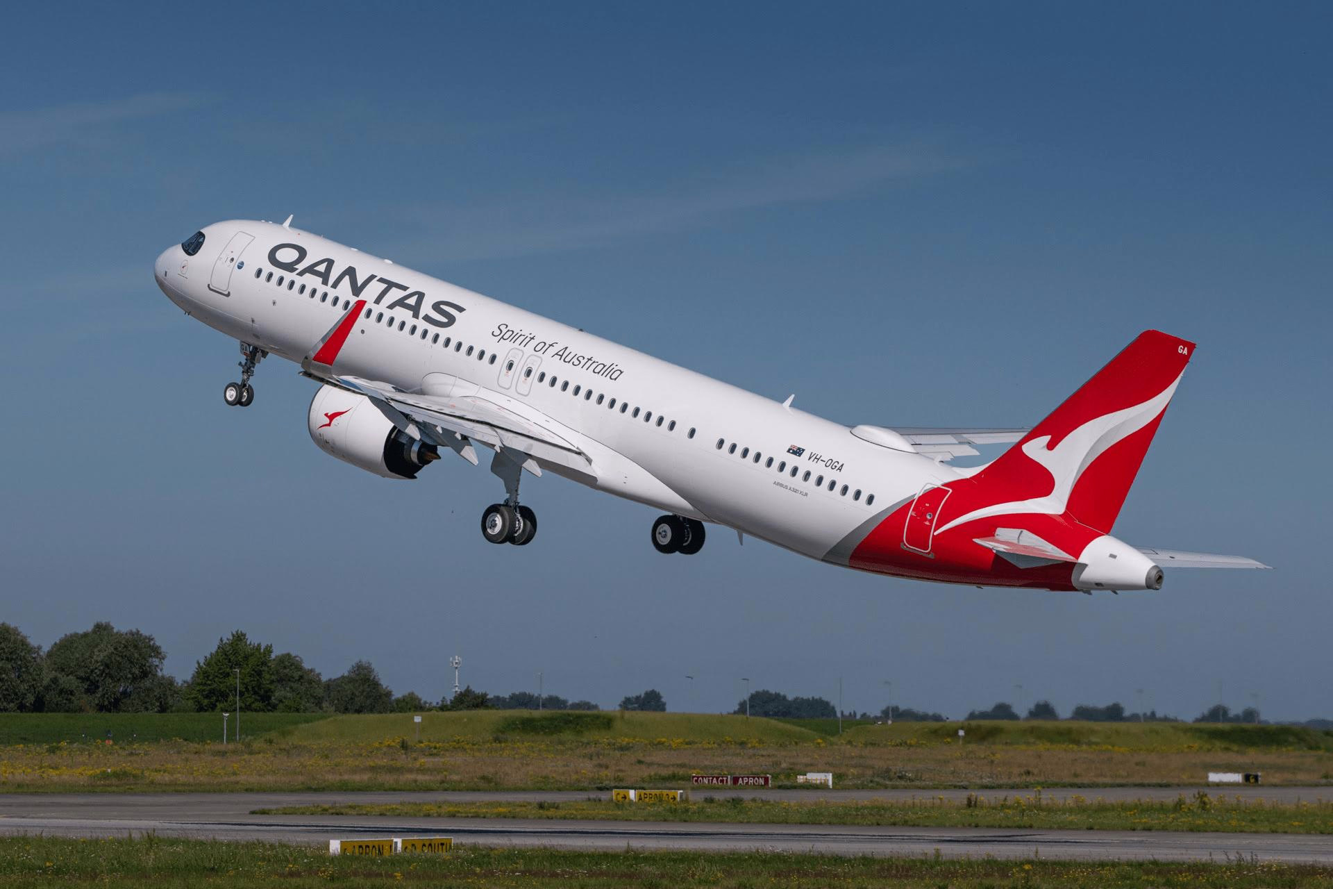 Airbus Shares Steady as Airlines Plan A321XLR Route Expansion