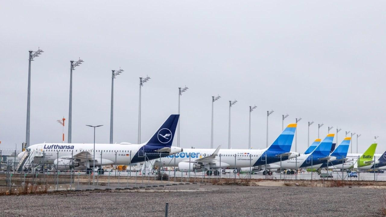 KKR Commits $1.4 Billion to Aircraft Leasing, Targets Airlines and Manufacturers