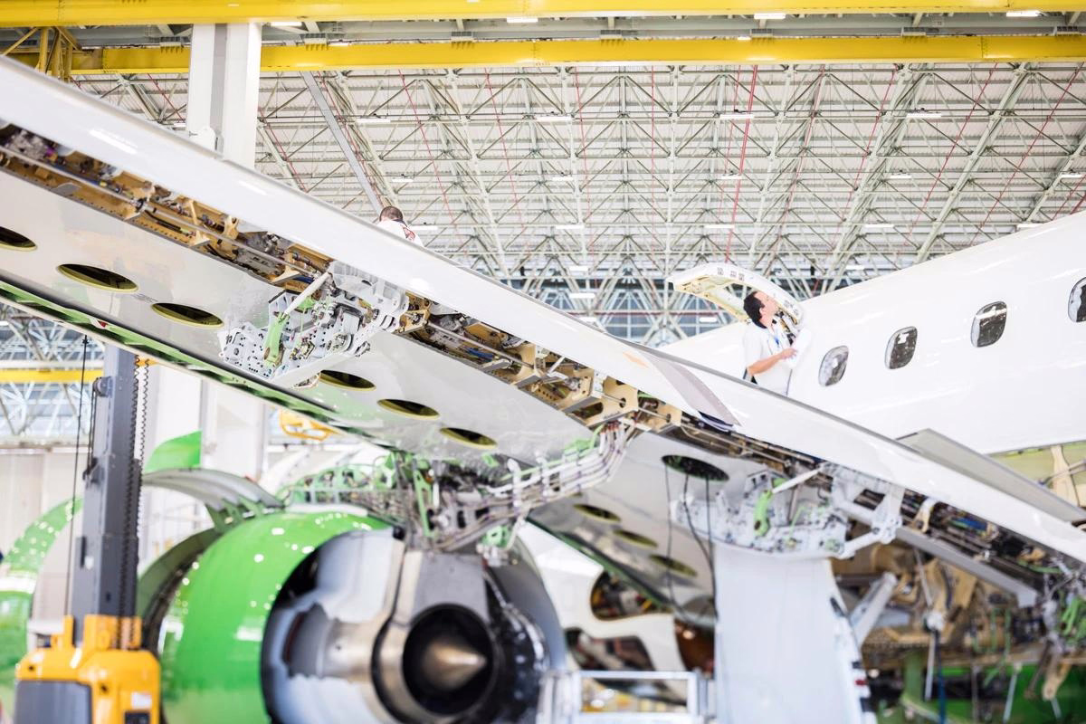 Embraer E195-E2 Features Distinctive Engine Placement Among Regional Jets