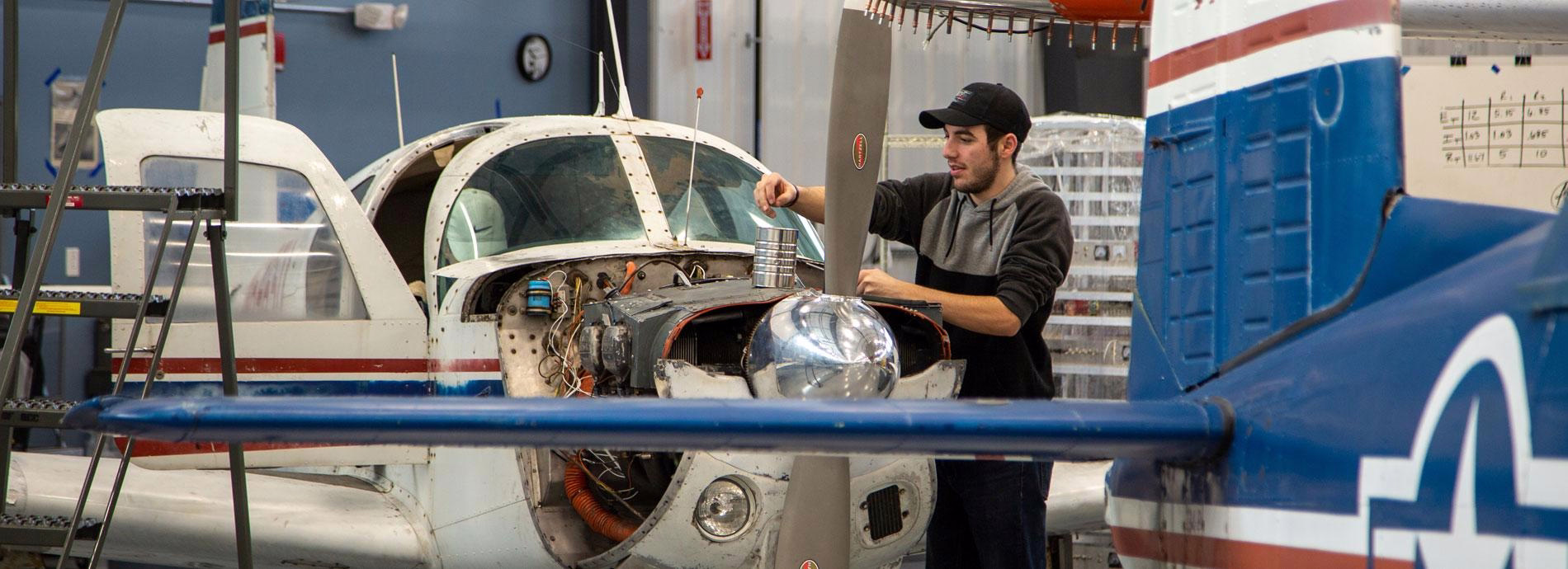 From Garage to Hangar: Why Auto Mechanics Should Move to Aviation