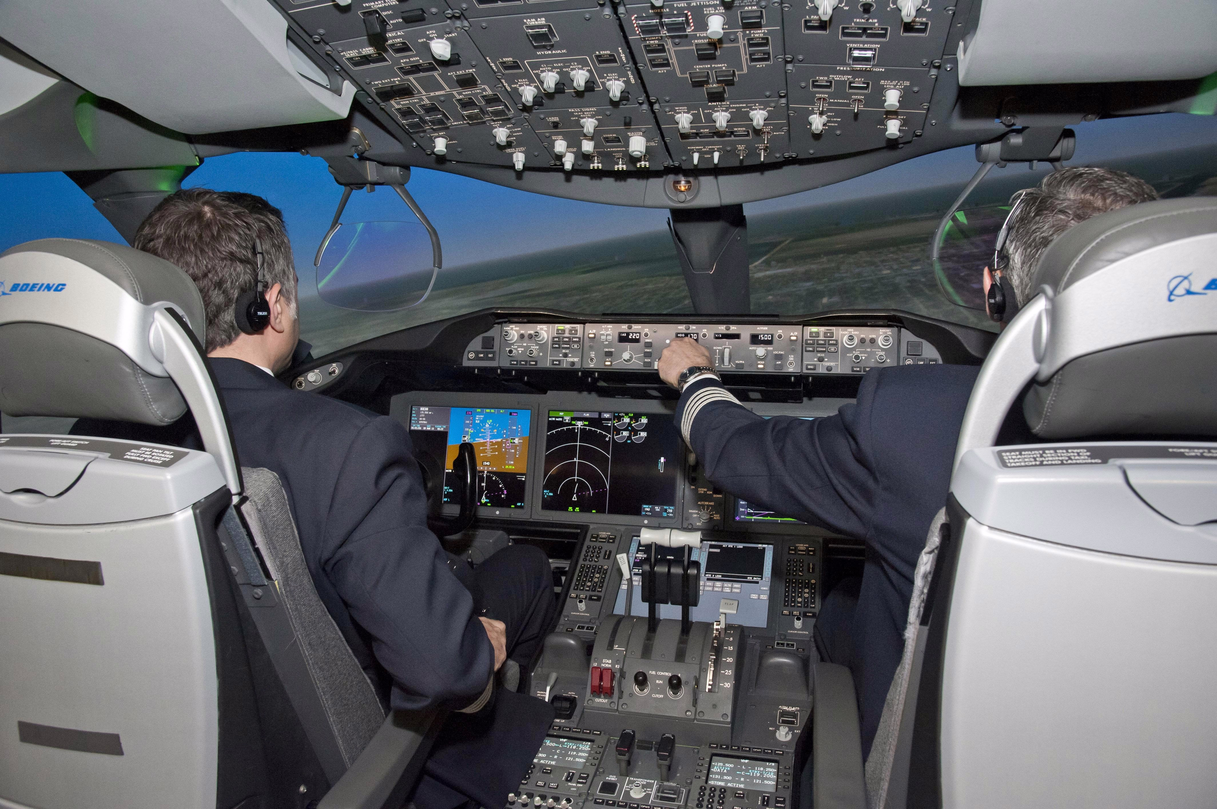 Southeast Asian Airline Introduces Boeing 787 Flight Simulator