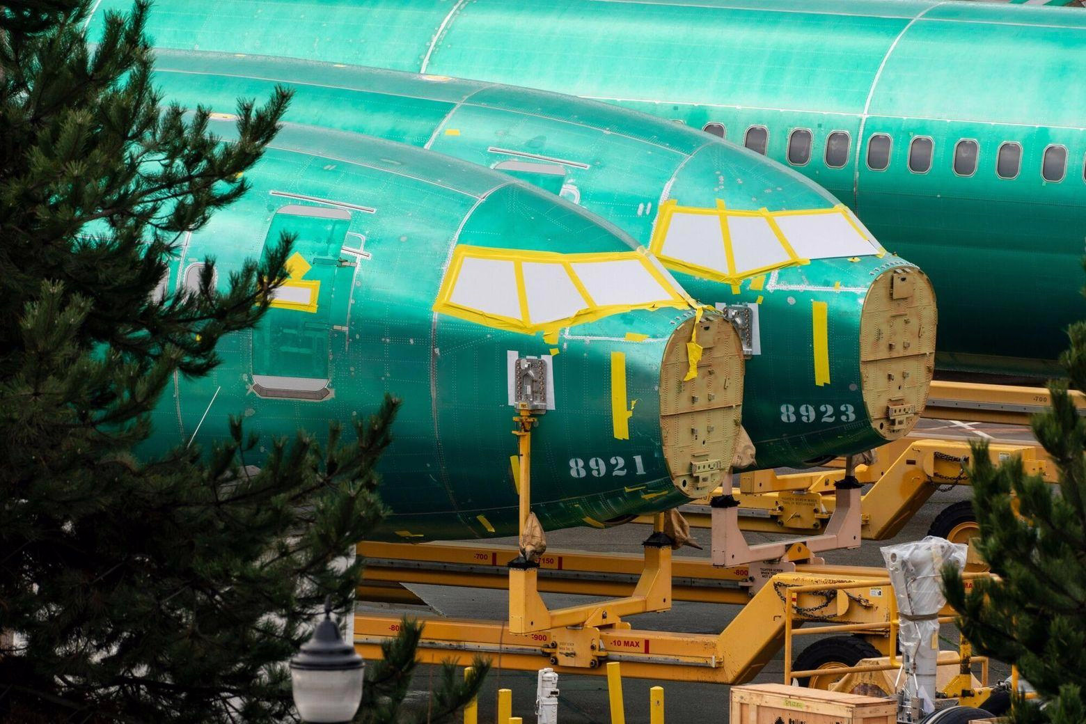 Jet Delivery Delays Slow Airline Expansion