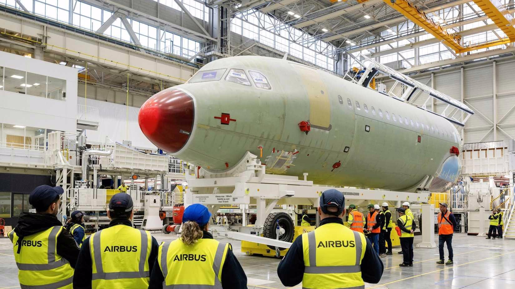 Airbus Delivers Nearly 350 Jets Ahead of 870-Plane Target