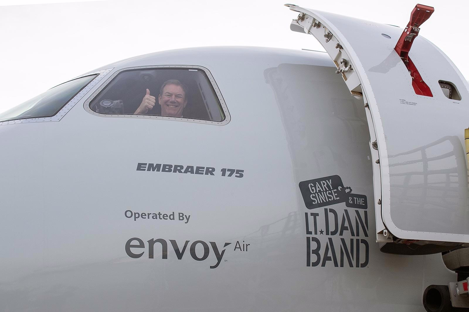 Envoy Air Receives New Embraer Jet