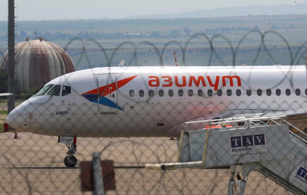 Russia Aims to Double Superjet Service Life Amid Sanctions