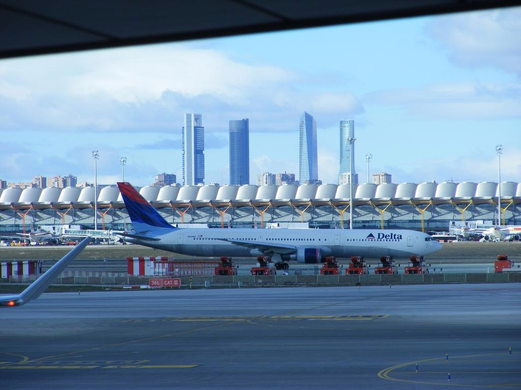 Delta Air Lines Boeing 767-400ER Returns to Service After Mid-Flight Engine Shutdown