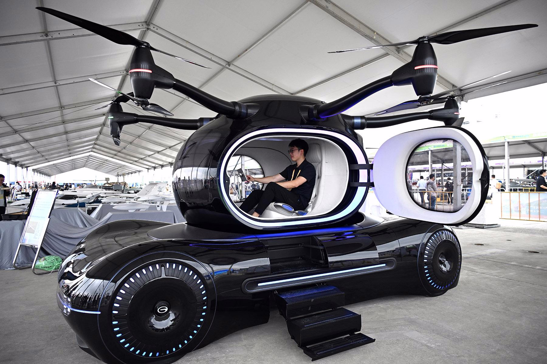Chinese Manufacturer Unveils All-Electric Flying Car Planned for Mass Production