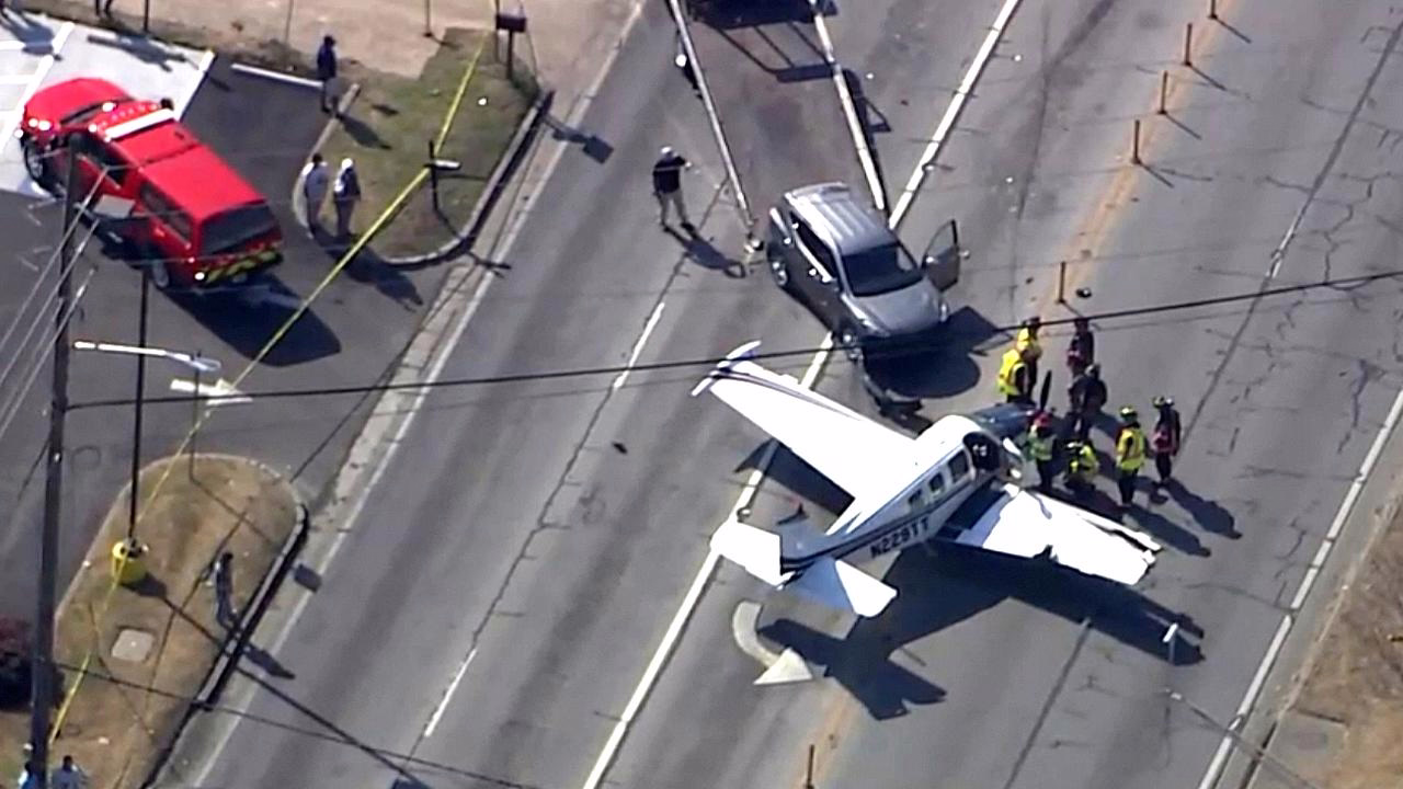 Small Plane Makes Emergency Landing on Florida Interstate After Engine Failure