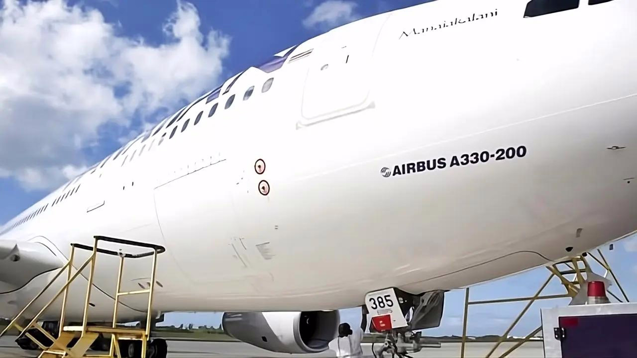 Why Low-Cost Airlines Rarely Use Widebody Aircraft