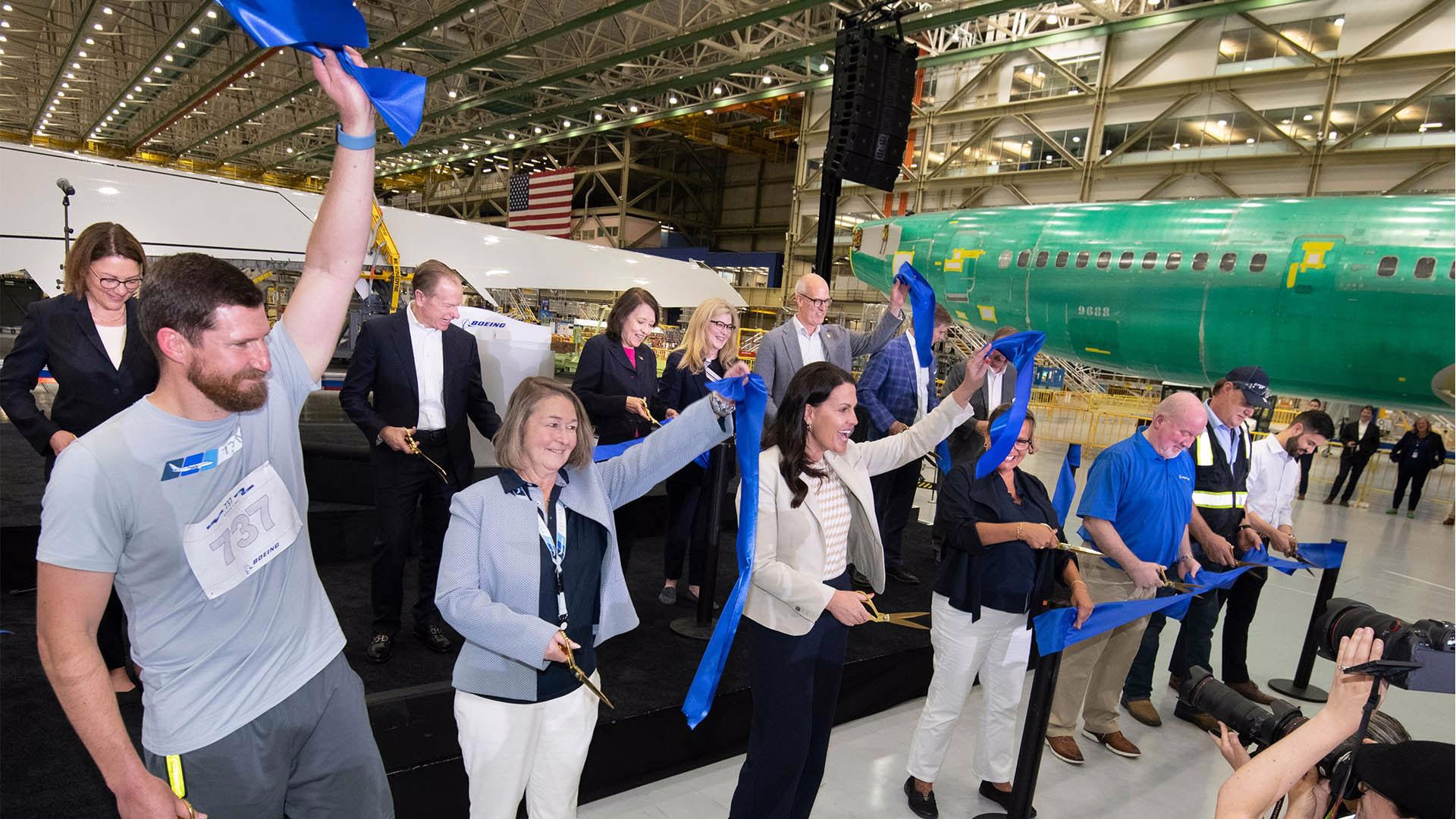 Aviation Capital Group Leases Seven Boeing 737-10s to Skymark Airlines