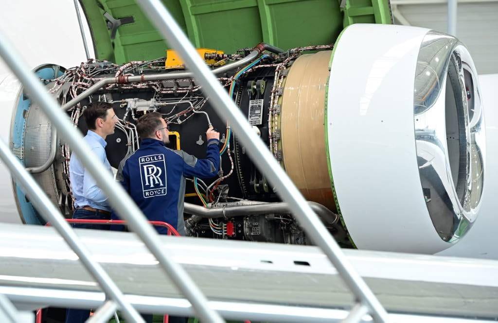 Rolls-Royce Reports Strong 2024 Results and Raises Mid-Term Outlook