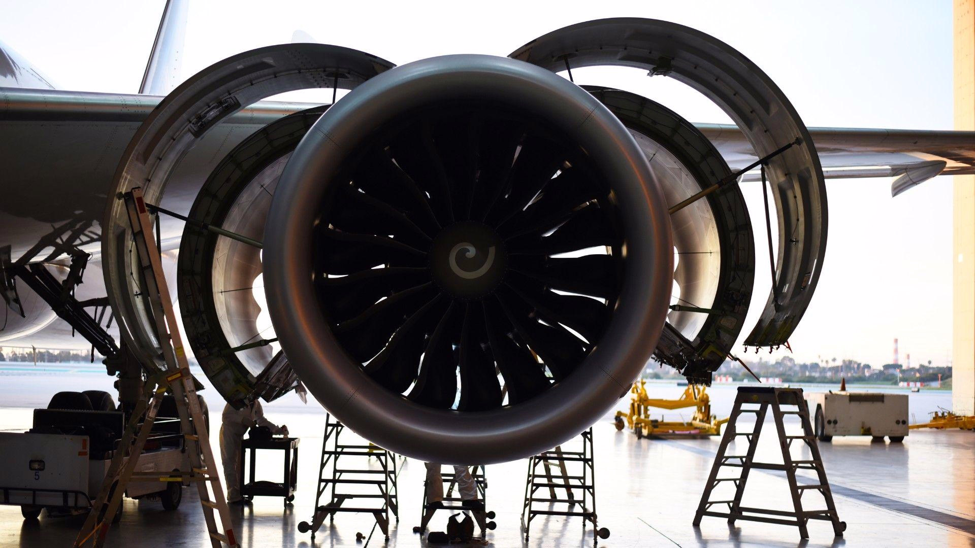 United CEO Says Engine Shortage Grounds 900 Planes