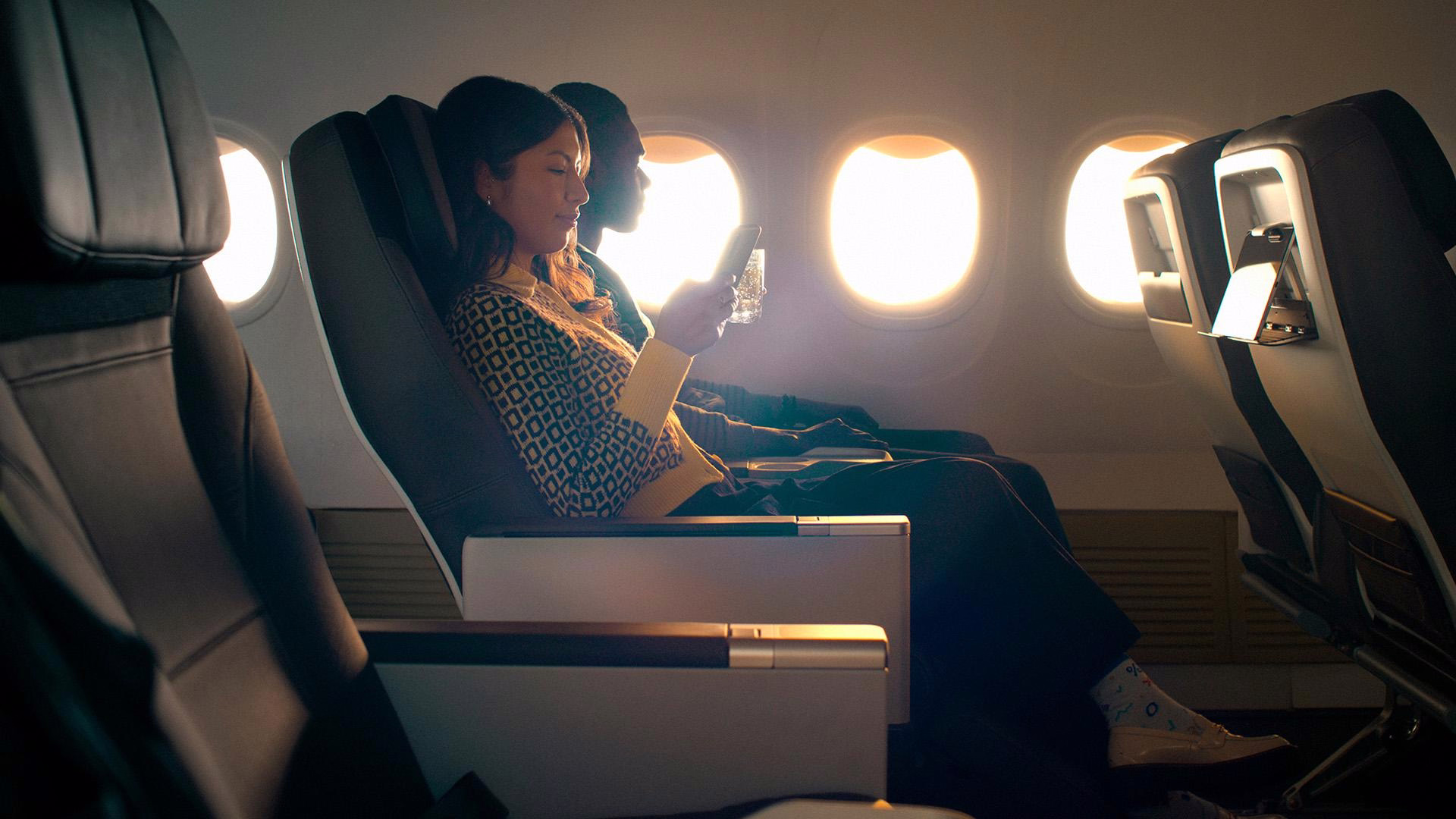 US Partners with Allies as Alaska and Hawaiian Airlines Expand High-Speed Starlink Wi-Fi