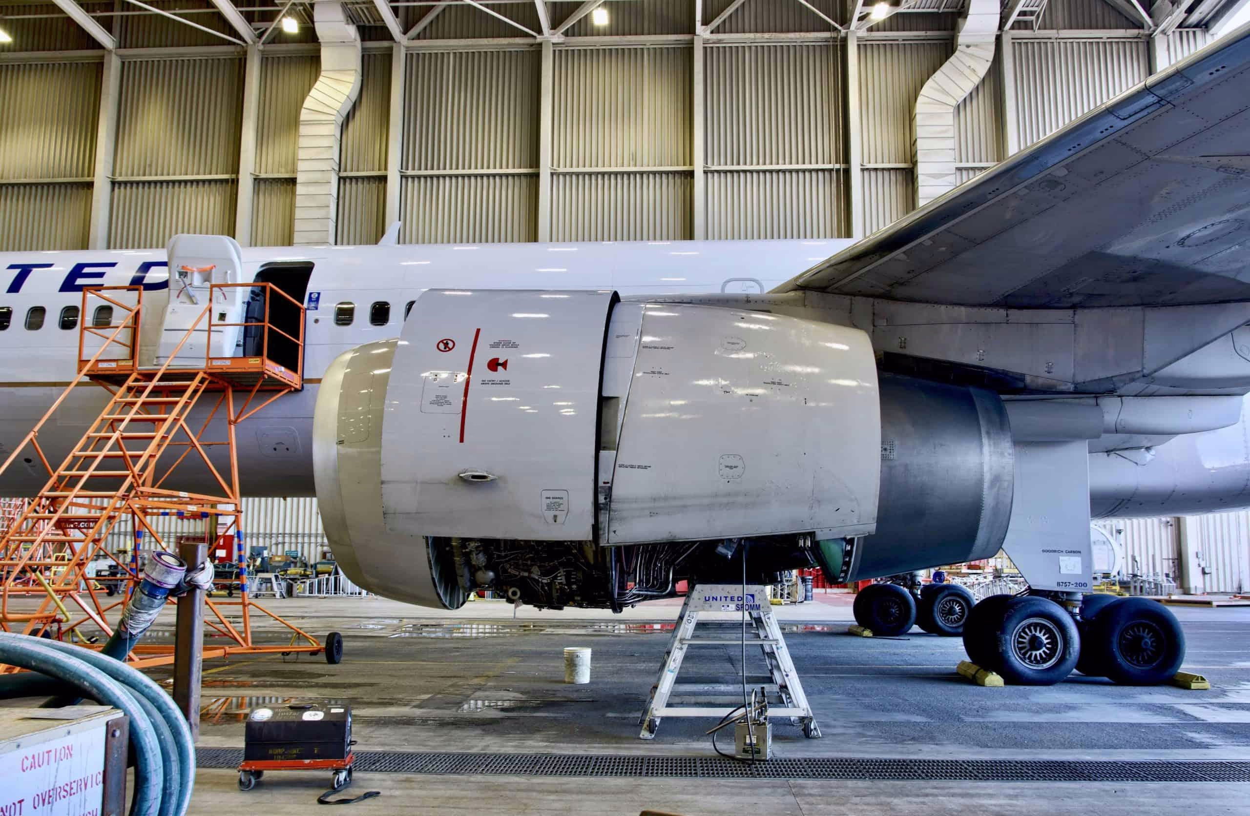 Why United Airlines Continues to Operate Its Aging Boeing 757s
