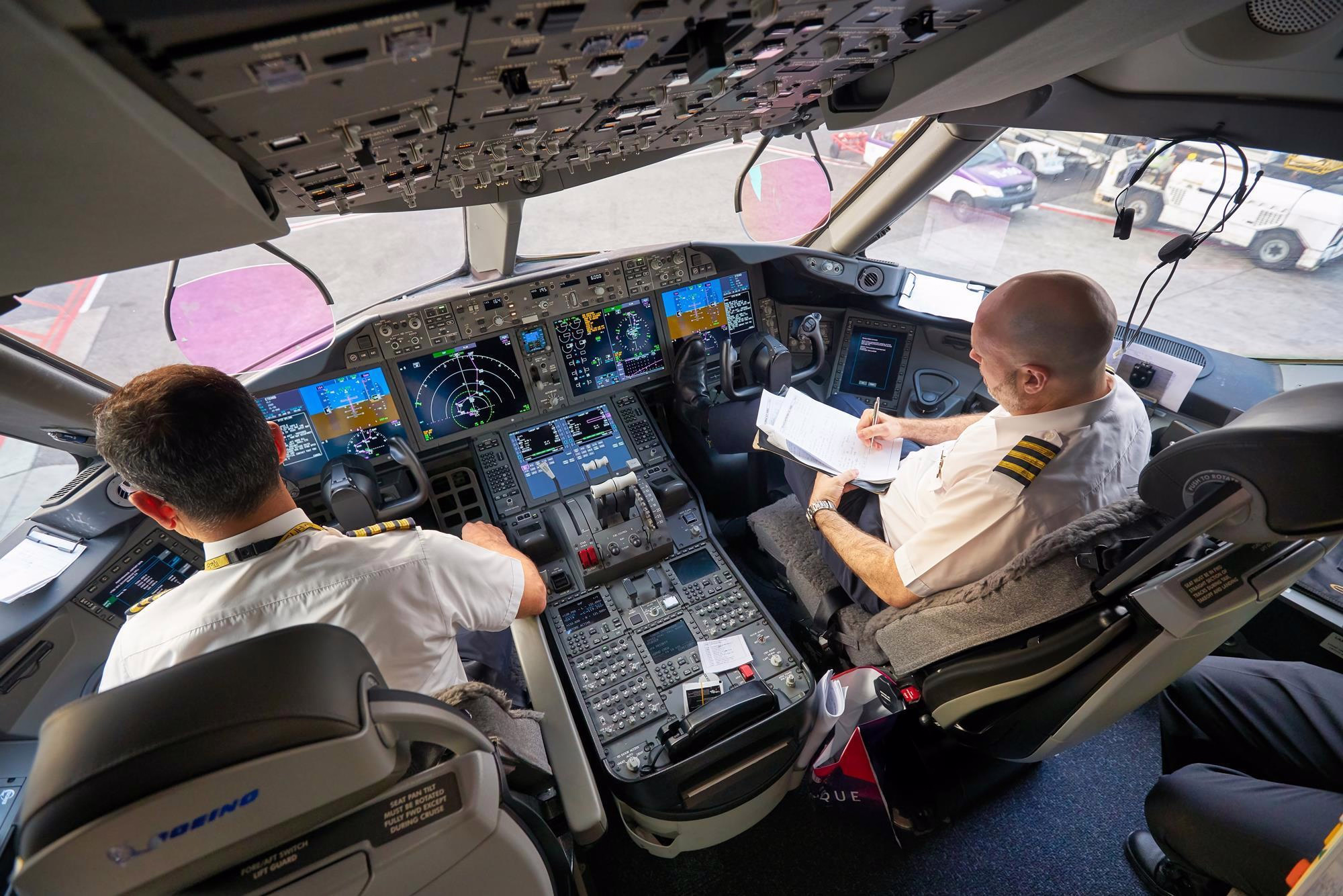 Air Force May Use Civilian Aircraft to Maintain Pilot Currency
