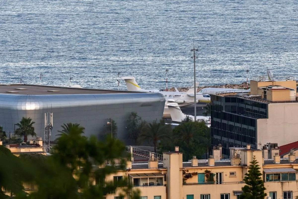 Rise in AI and SpaceX Fortunes Fuels Private Jet Demand