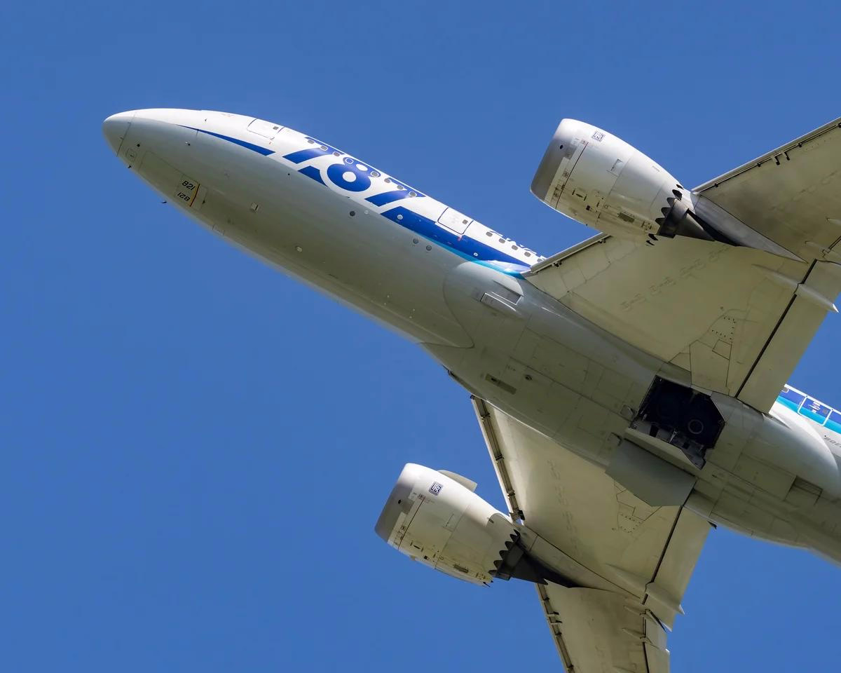 Etihad Advises Caution and Orders Inspection of Fuel Control Switches on Boeing 787s