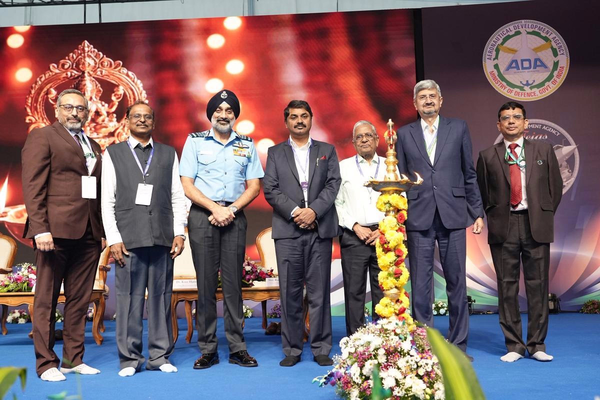 IAF Chief Stresses Timely Delivery of Indigenous Aviation Projects